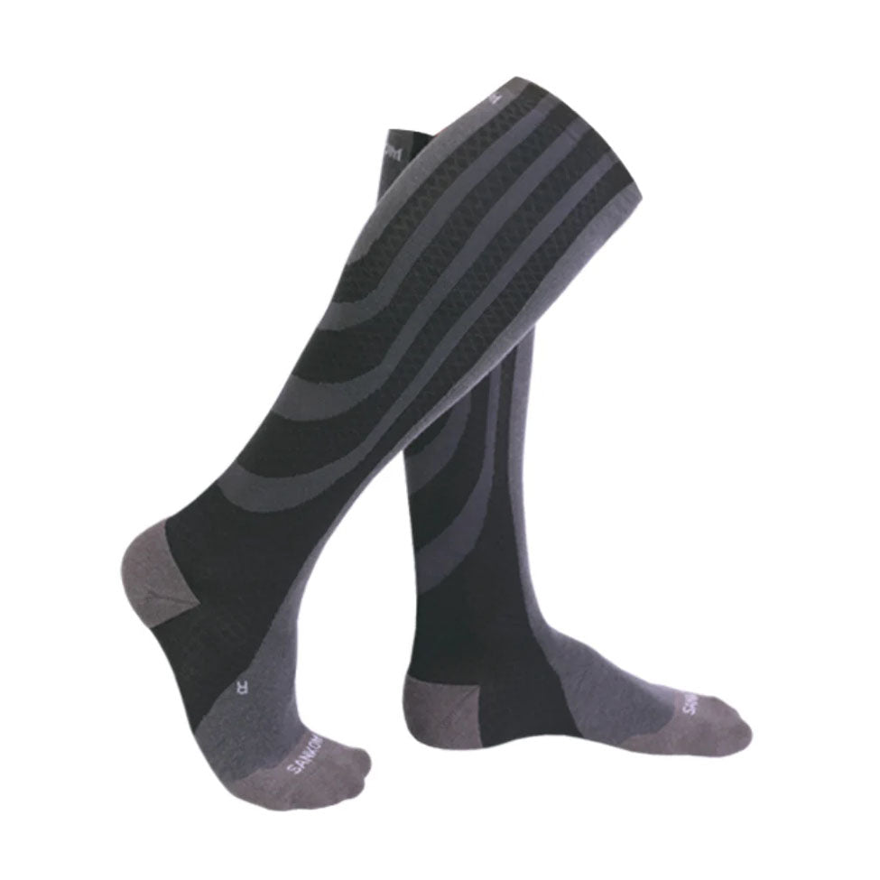 جوارب الضغط النشطة الحاصلة على براءة اختراع باللون الرمادي من سانكوم | صيدلية.كوم.