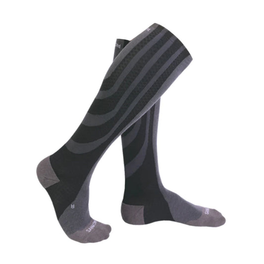 جوارب الضغط النشطة الحاصلة على براءة اختراع باللون الرمادي من سانكوم | صيدلية.كوم.