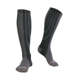 جوارب الضغط النشطة الحاصلة على براءة اختراع باللون الرمادي من سانكوم | صيدلية.كوم.