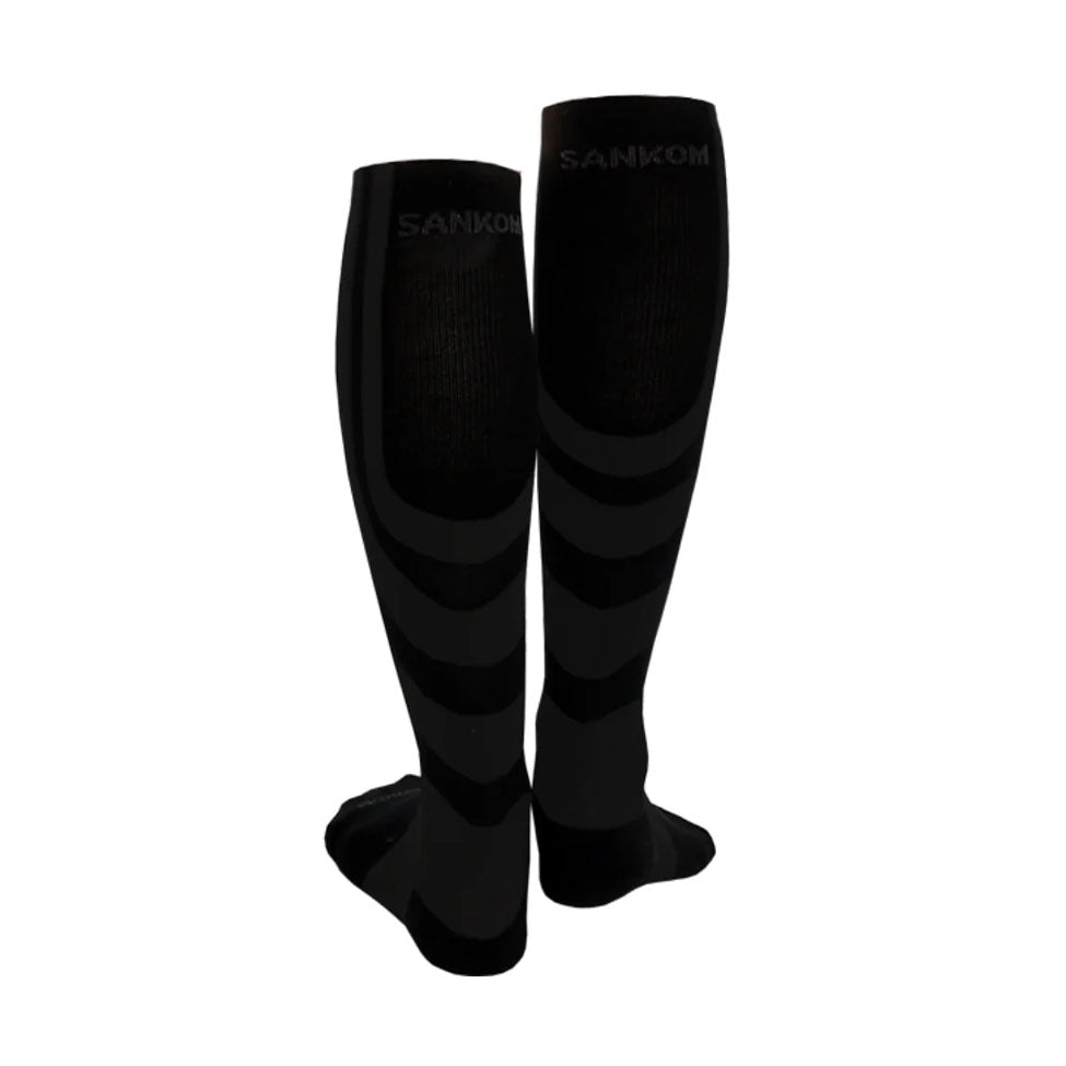 جوارب الضغط النشطة الحاصلة على براءة اختراع باللون الاسود من سانكوم | صيدلية.كوم.