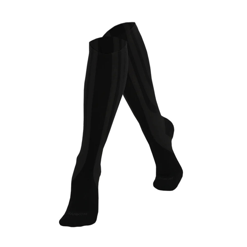 جوارب الضغط النشطة الحاصلة على براءة اختراع باللون الاسود من سانكوم | صيدلية.كوم.