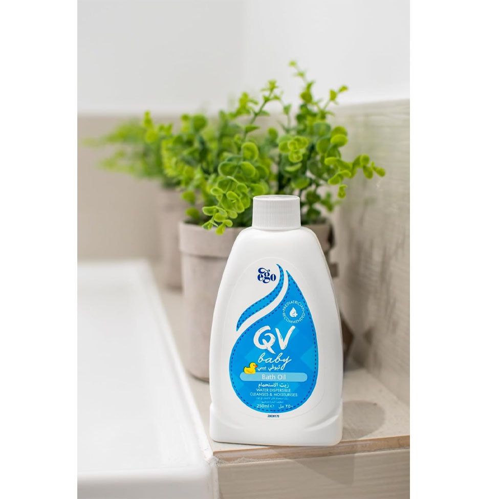 غسول QV للجسم زيت إستحمام منظف ومرطب