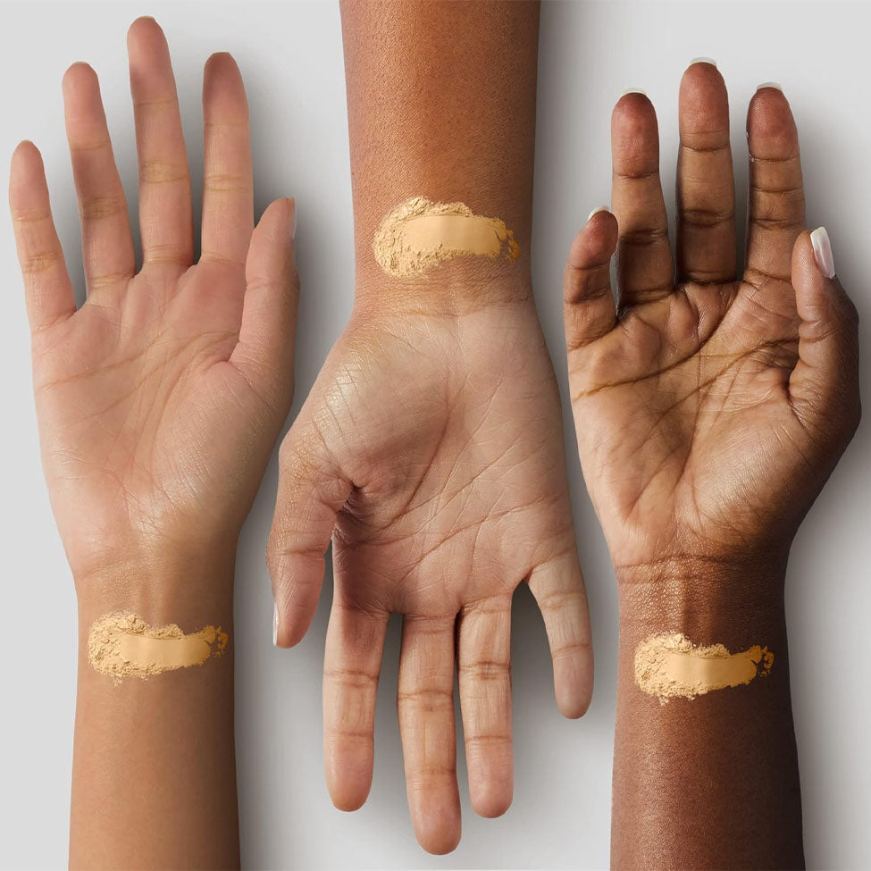 بودرة أساس مضغوطة فيكس ستوديو NC30 من ماك | صيدلية.كوم.