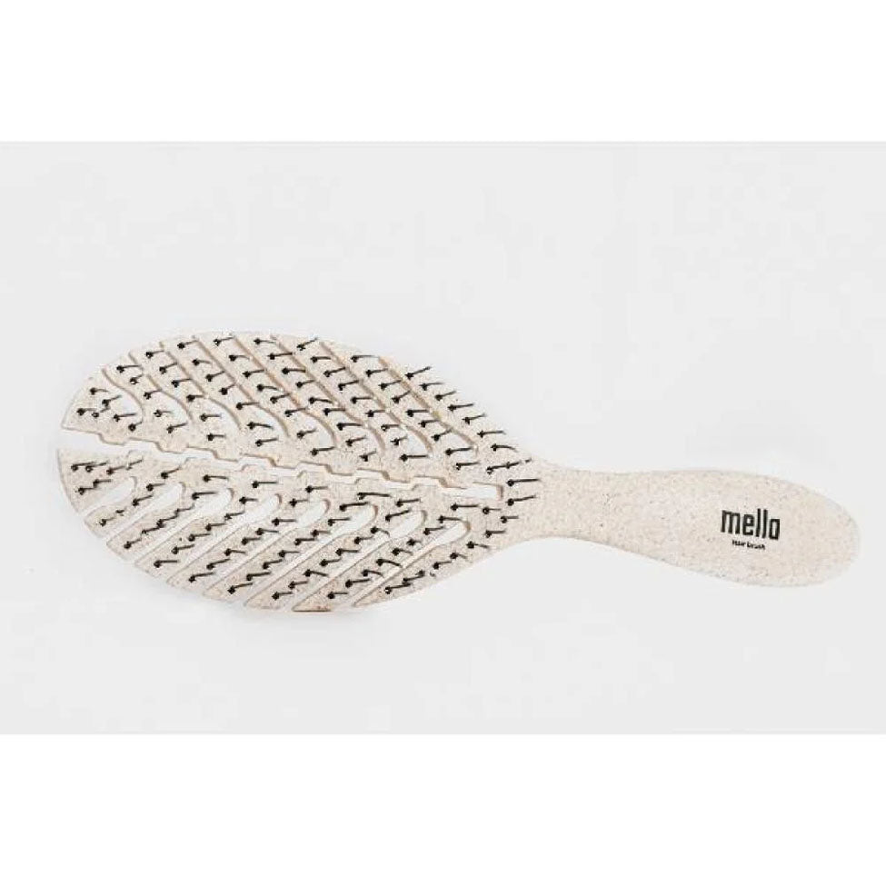 فرشاة الشعر شكل بيضاوي لإزالة التشابك لون بيج فاتح من ميلا | صيدلية.كوم.