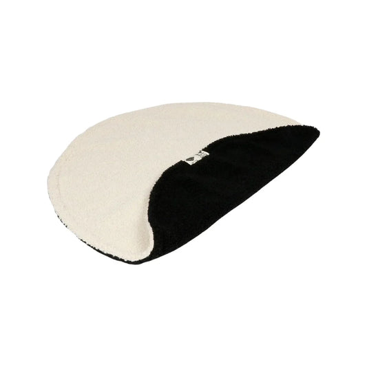 اي لوف هابي كات ميف بطانية دائرية أسود / أبيض 50×50×1 سم |  صيدلية.كوم.