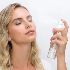 كارا دو بخاخ مثبت مكياج مركب من ماء اللافندر والطحالب البحرية الايرلندية يدوم طوال اليوم 100 مل