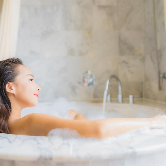 دوف غسول الجسم من بيورلي بامبيرينج بزبدة الشيا والفانيليا الدافئة 500 مل |  صيدلية.كوم.