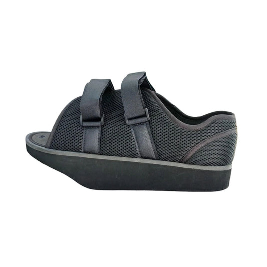 Medical shoe for diabetic patients