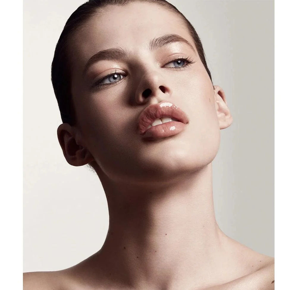 4- فينتي بيوتي ملمع ومكبر شفاه بومب يونيفرسال فينتي قلو 01